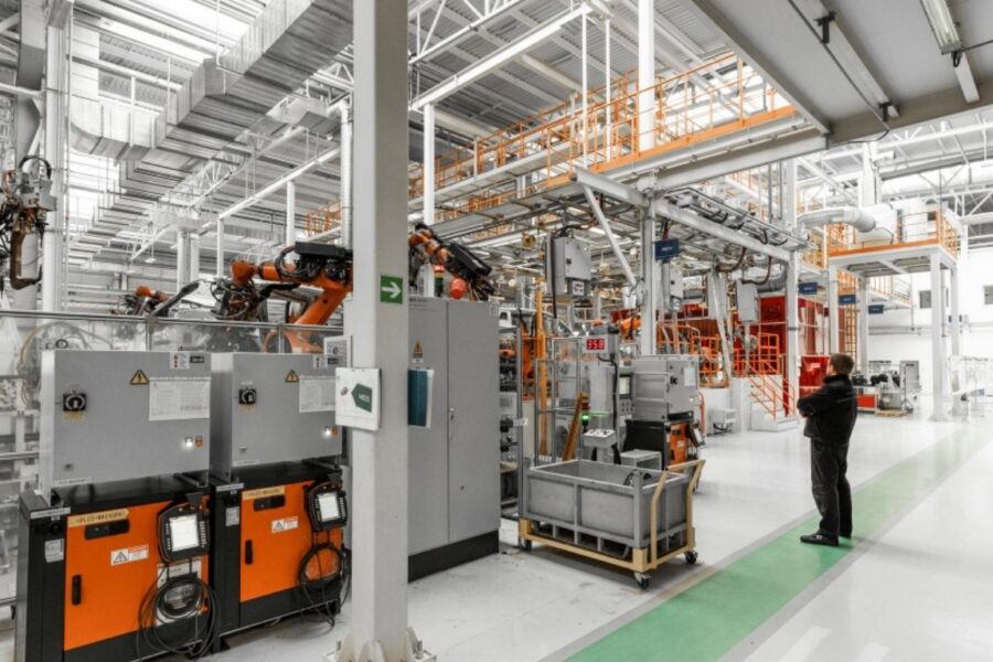 top 5 ways manufacturing plants can reduce carbon emissions with automation